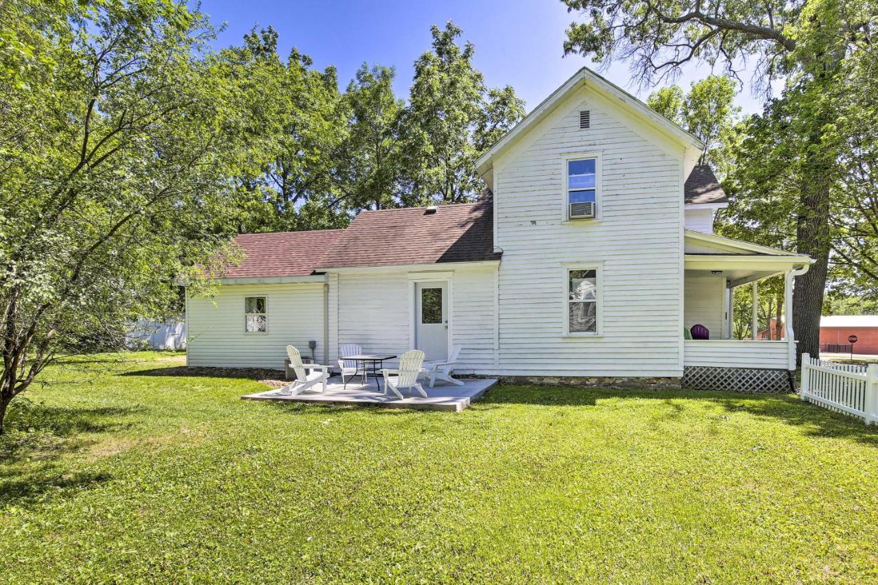 Family-Friendly Menomonie Retreat Walk To Town! Apartment Bagian luar foto